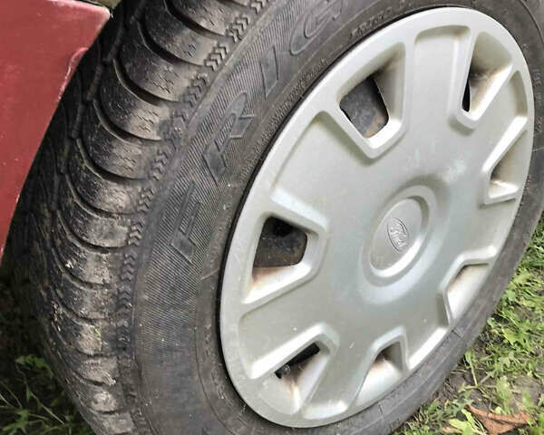 Красный Форд Фокус, объемом двигателя 1.56 л и пробегом 167 тыс. км за 4500 $, фото 5 на Automoto.ua