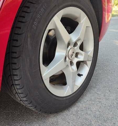 Красный Форд Фокус, объемом двигателя 1.6 л и пробегом 238 тыс. км за 6100 $, фото 12 на Automoto.ua