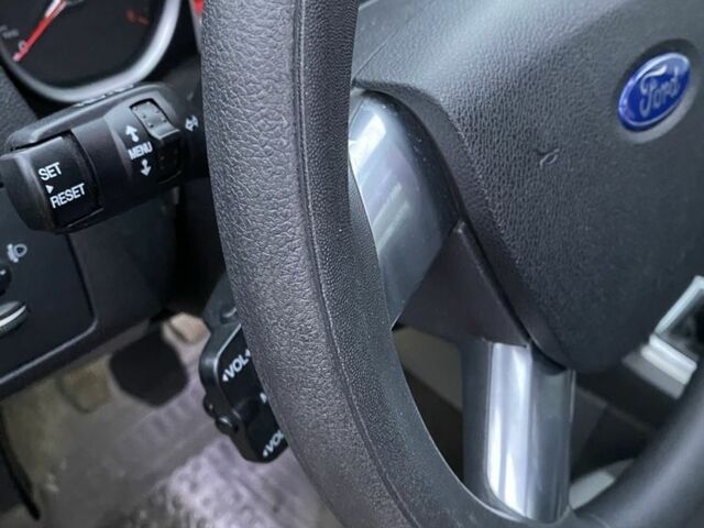 Красный Форд Фокус, объемом двигателя 1.8 л и пробегом 179 тыс. км за 5500 $, фото 18 на Automoto.ua