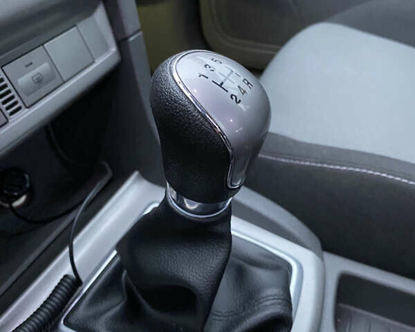 Красный Форд Фокус, объемом двигателя 1.8 л и пробегом 179 тыс. км за 5500 $, фото 27 на Automoto.ua