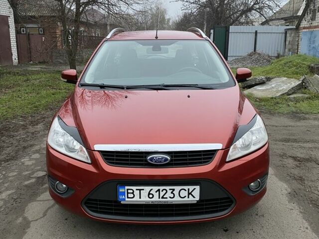 Красный Форд Фокус, объемом двигателя 1.8 л и пробегом 179 тыс. км за 5500 $, фото 9 на Automoto.ua