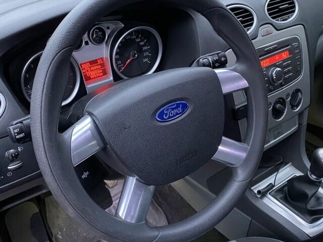 Красный Форд Фокус, объемом двигателя 1.8 л и пробегом 179 тыс. км за 5500 $, фото 23 на Automoto.ua