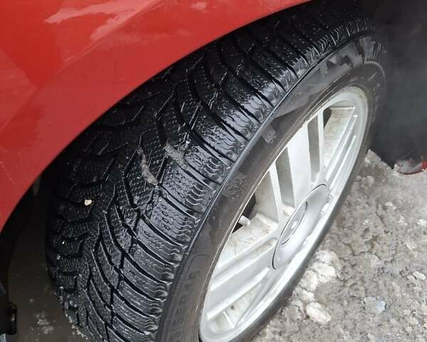 Червоний Форд Фокус, об'ємом двигуна 1.6 л та пробігом 315 тис. км за 4600 $, фото 7 на Automoto.ua