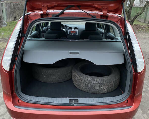 Красный Форд Фокус, объемом двигателя 1.8 л и пробегом 179 тыс. км за 5500 $, фото 43 на Automoto.ua