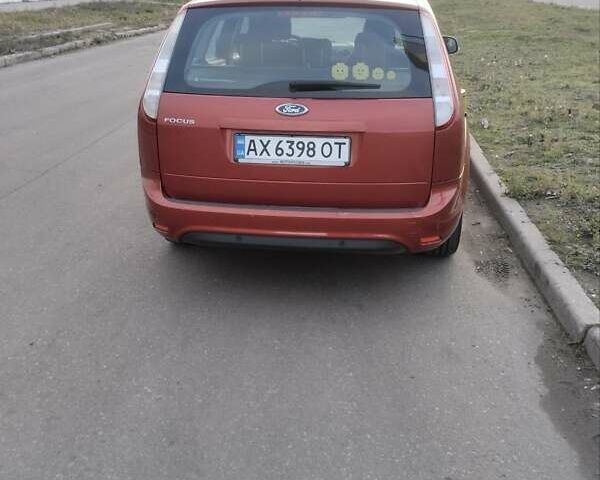 Красный Форд Фокус, объемом двигателя 1.6 л и пробегом 157 тыс. км за 5800 $, фото 2 на Automoto.ua
