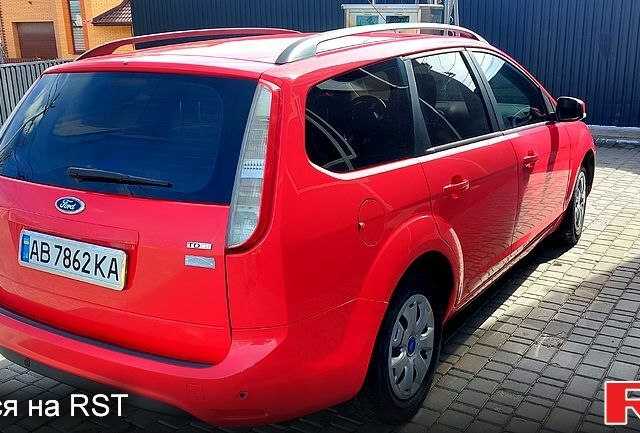 Красный Форд Фокус, объемом двигателя 1.6 л и пробегом 295 тыс. км за 5999 $, фото 3 на Automoto.ua