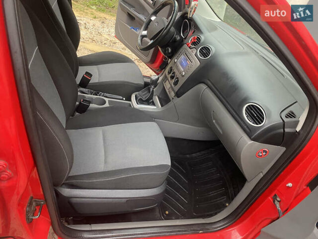 Красный Форд Фокус, объемом двигателя 1.6 л и пробегом 327 тыс. км за 5200 $, фото 25 на Automoto.ua