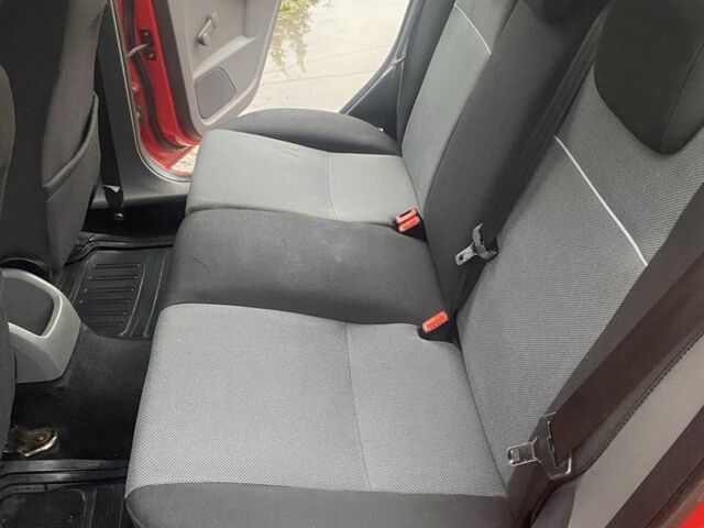 Красный Форд Фокус, объемом двигателя 1.6 л и пробегом 300 тыс. км за 6000 $, фото 23 на Automoto.ua