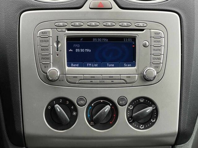 Червоний Форд Фокус, об'ємом двигуна 1.6 л та пробігом 209 тис. км за 6500 $, фото 12 на Automoto.ua