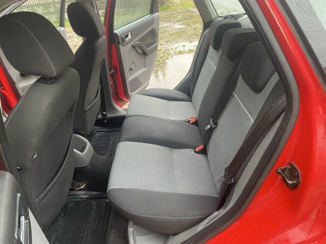 Красный Форд Фокус, объемом двигателя 1.6 л и пробегом 300 тыс. км за 6000 $, фото 19 на Automoto.ua