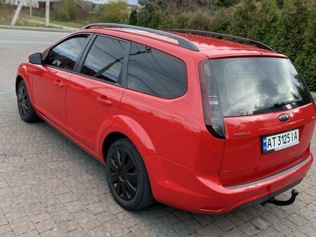 Красный Форд Фокус, объемом двигателя 1.6 л и пробегом 300 тыс. км за 6000 $, фото 1 на Automoto.ua