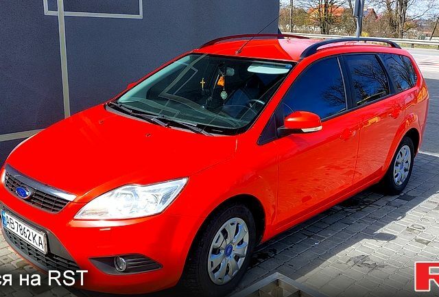 Красный Форд Фокус, объемом двигателя 1.6 л и пробегом 295 тыс. км за 5999 $, фото 6 на Automoto.ua