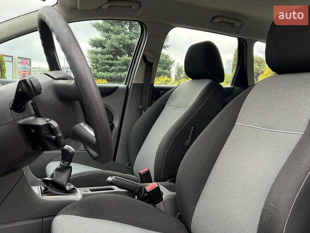 Червоний Форд Фокус, об'ємом двигуна 1.56 л та пробігом 209 тис. км за 6500 $, фото 8 на Automoto.ua