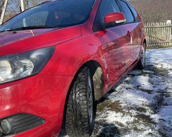Красный Форд Фокус, объемом двигателя 1.6 л и пробегом 256 тыс. км за 4750 $, фото 8 на Automoto.ua