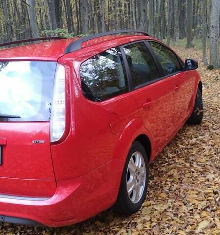 Форд Фокус 2010 в Львове на Automoto.ua Красный Форд Фокус, объемом двигателя 1.6 л и пробегом 204 тыс. км за 6500 $, фото 1 на Automoto.ua