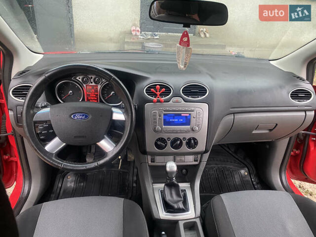 Красный Форд Фокус, объемом двигателя 1.6 л и пробегом 327 тыс. км за 5200 $, фото 29 на Automoto.ua