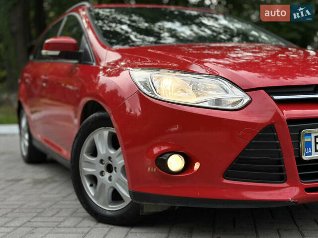 Красный Форд Фокус, объемом двигателя 1.6 л и пробегом 260 тыс. км за 7350 $, фото 3 на Automoto.ua