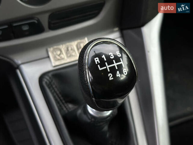 Красный Форд Фокус, объемом двигателя 1.6 л и пробегом 260 тыс. км за 7350 $, фото 52 на Automoto.ua