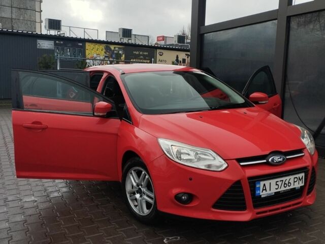 Красный Форд Фокус, объемом двигателя 1.6 л и пробегом 280 тыс. км за 8300 $, фото 2 на Automoto.ua