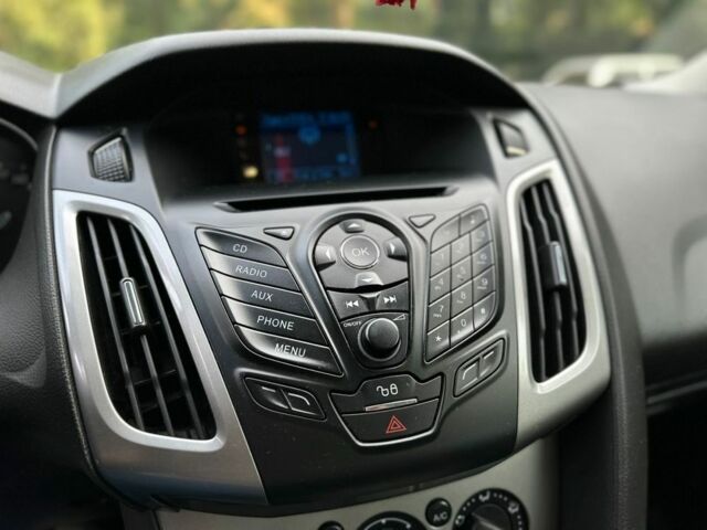 Красный Форд Фокус, объемом двигателя 1.6 л и пробегом 260 тыс. км за 7300 $, фото 6 на Automoto.ua