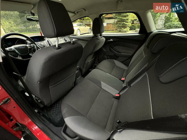 Красный Форд Фокус, объемом двигателя 1.6 л и пробегом 260 тыс. км за 7350 $, фото 65 на Automoto.ua