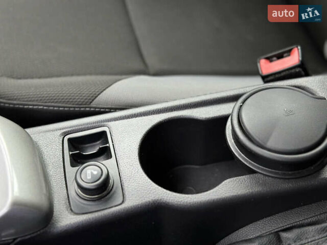 Красный Форд Фокус, объемом двигателя 1.6 л и пробегом 260 тыс. км за 7350 $, фото 53 на Automoto.ua