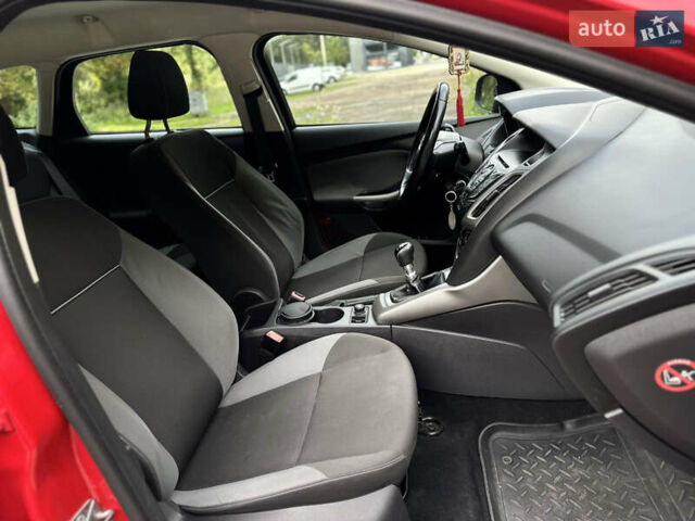 Красный Форд Фокус, объемом двигателя 1.6 л и пробегом 260 тыс. км за 6900 $, фото 61 на Automoto.ua