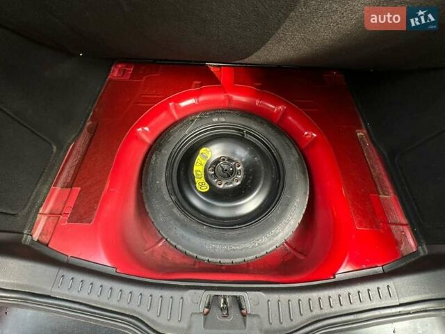 Красный Форд Фокус, объемом двигателя 1.56 л и пробегом 260 тыс. км за 7300 $, фото 11 на Automoto.ua