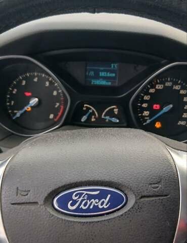 Красный Форд Фокус, объемом двигателя 1.6 л и пробегом 220 тыс. км за 6700 $, фото 10 на Automoto.ua