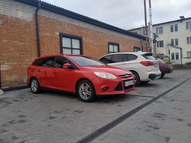 Красный Форд Фокус, объемом двигателя 1.6 л и пробегом 280 тыс. км за 8300 $, фото 5 на Automoto.ua