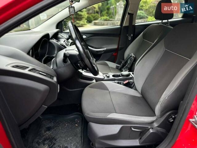 Красный Форд Фокус, объемом двигателя 1.56 л и пробегом 260 тыс. км за 7300 $, фото 5 на Automoto.ua