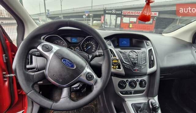 Червоний Форд Фокус, об'ємом двигуна 1.6 л та пробігом 212 тис. км за 6700 $, фото 1 на Automoto.ua