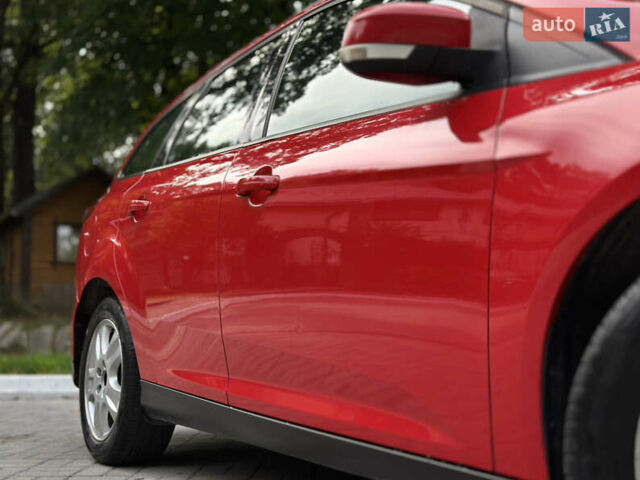 Красный Форд Фокус, объемом двигателя 1.6 л и пробегом 260 тыс. км за 7350 $, фото 6 на Automoto.ua