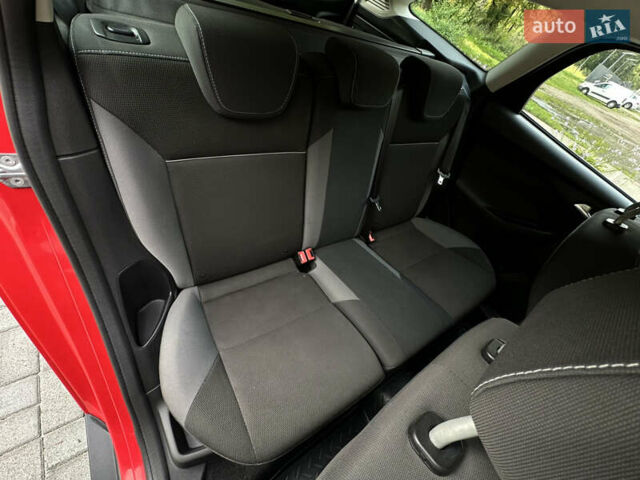 Красный Форд Фокус, объемом двигателя 1.6 л и пробегом 260 тыс. км за 7350 $, фото 62 на Automoto.ua