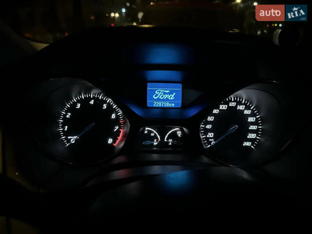 Красный Форд Фокус, объемом двигателя 1.6 л и пробегом 220 тыс. км за 6100 $, фото 9 на Automoto.ua