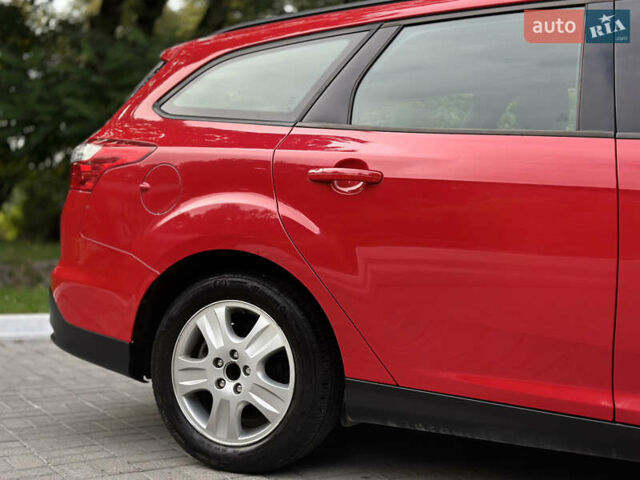 Красный Форд Фокус, объемом двигателя 1.6 л и пробегом 260 тыс. км за 7350 $, фото 9 на Automoto.ua
