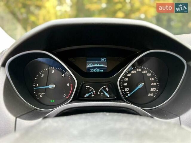 Красный Форд Фокус, объемом двигателя 1.56 л и пробегом 260 тыс. км за 7300 $, фото 6 на Automoto.ua