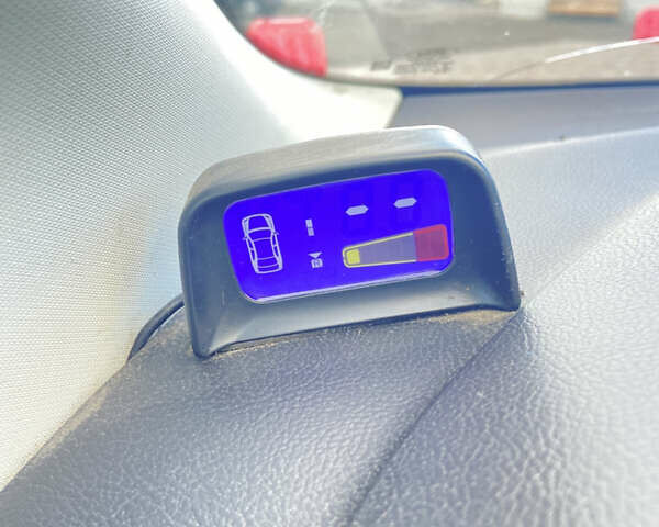 Красный Форд Фокус, объемом двигателя 1.6 л и пробегом 138 тыс. км за 7999 $, фото 11 на Automoto.ua