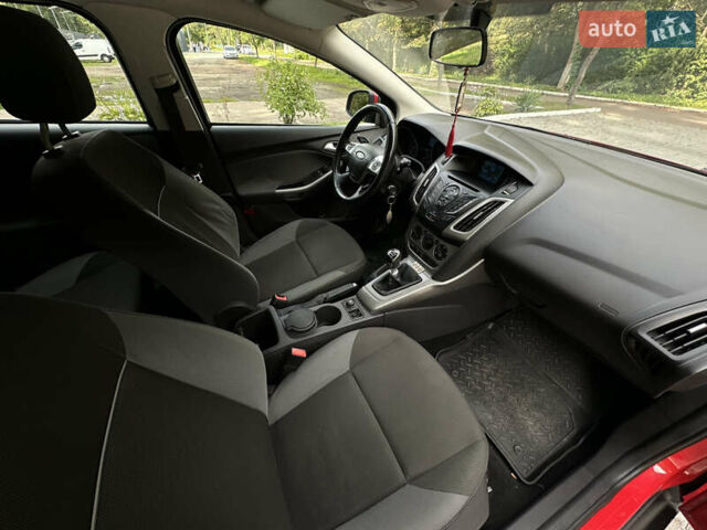 Красный Форд Фокус, объемом двигателя 1.6 л и пробегом 260 тыс. км за 6900 $, фото 64 на Automoto.ua