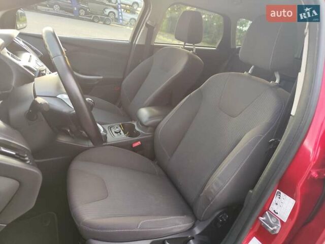 Красный Форд Фокус, объемом двигателя 1.6 л и пробегом 227 тыс. км за 7490 $, фото 70 на Automoto.ua