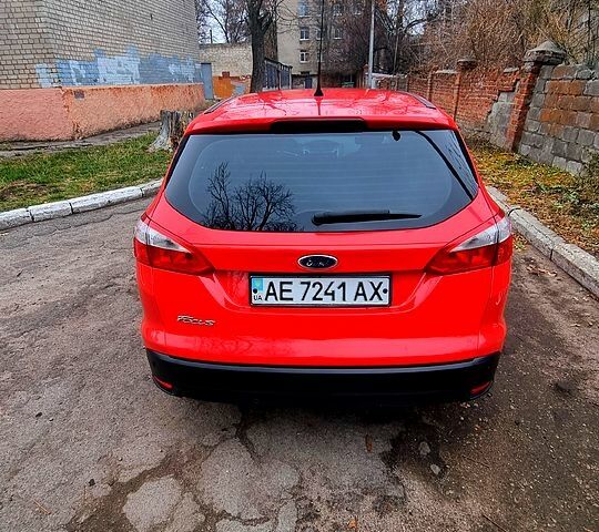Красный Форд Фокус, объемом двигателя 1.6 л и пробегом 199 тыс. км за 6500 $, фото 3 на Automoto.ua