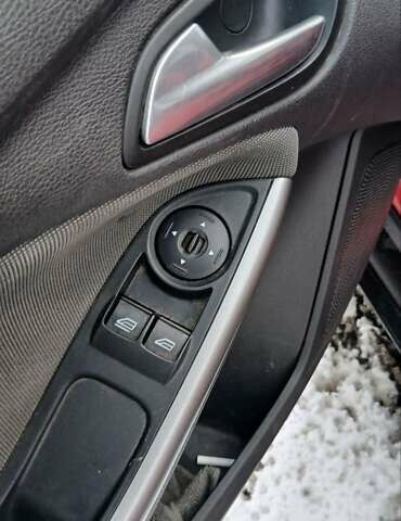 Красный Форд Фокус, объемом двигателя 1.6 л и пробегом 220 тыс. км за 6700 $, фото 8 на Automoto.ua