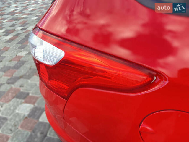 Красный Форд Фокус, объемом двигателя 1.6 л и пробегом 138 тыс. км за 7999 $, фото 6 на Automoto.ua