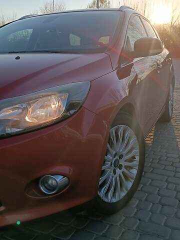 Красный Форд Фокус, объемом двигателя 1.6 л и пробегом 270 тыс. км за 7200 $, фото 6 на Automoto.ua