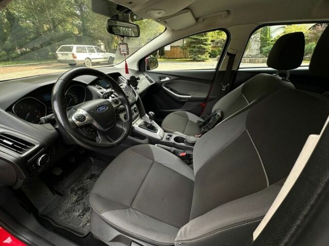 Красный Форд Фокус, объемом двигателя 1.6 л и пробегом 260 тыс. км за 7300 $, фото 7 на Automoto.ua