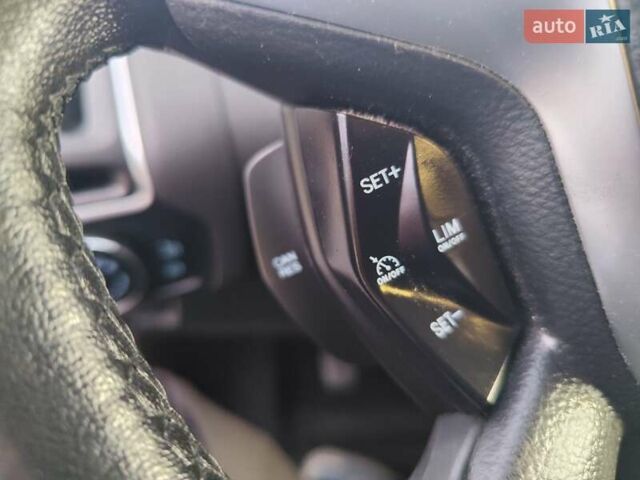 Красный Форд Фокус, объемом двигателя 1.6 л и пробегом 227 тыс. км за 7490 $, фото 78 на Automoto.ua