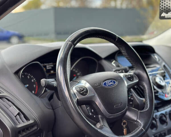 Красный Форд Фокус, объемом двигателя 1.6 л и пробегом 256 тыс. км за 6400 $, фото 23 на Automoto.ua