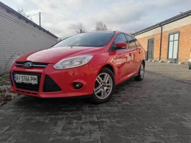 Красный Форд Фокус, объемом двигателя 1.6 л и пробегом 280 тыс. км за 8300 $, фото 3 на Automoto.ua