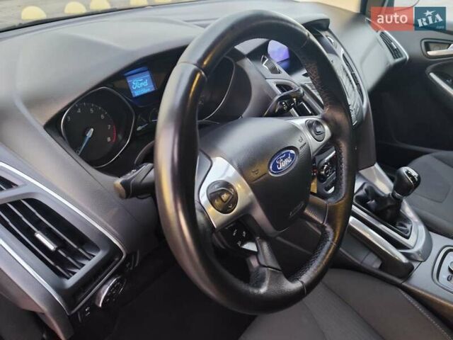 Красный Форд Фокус, объемом двигателя 1.6 л и пробегом 227 тыс. км за 7490 $, фото 33 на Automoto.ua