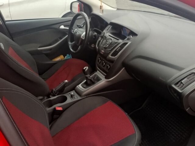 Червоний Форд Фокус, об'ємом двигуна 1.6 л та пробігом 280 тис. км за 8300 $, фото 7 на Automoto.ua